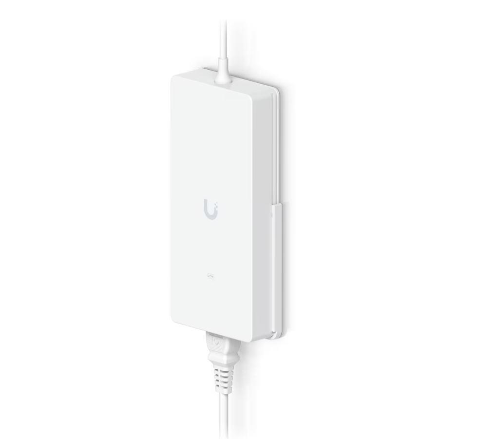 Ubiquiti An AC power adapter delivers 210W at 54V DC for a PoE switch | UACC-Adapter-AC-210W